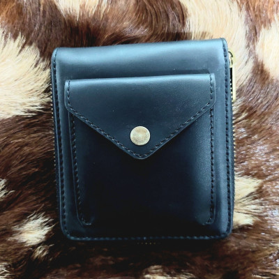 Roung zipper with side coin pocket